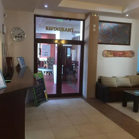 Apartment Stenata Huge To Door