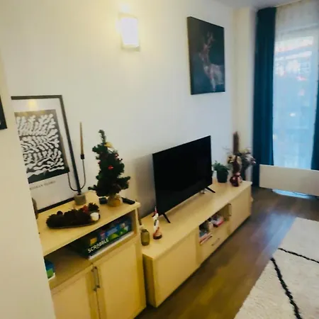 Stenata Huge To Door *