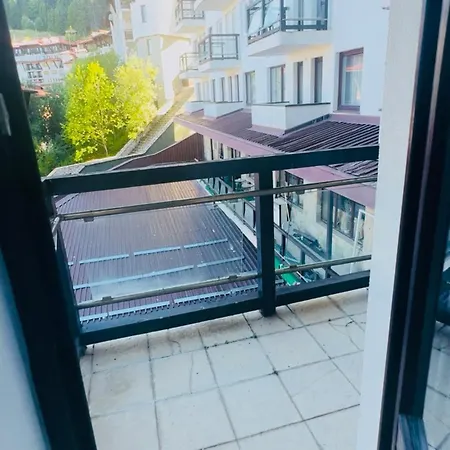 Stenata Huge To Door