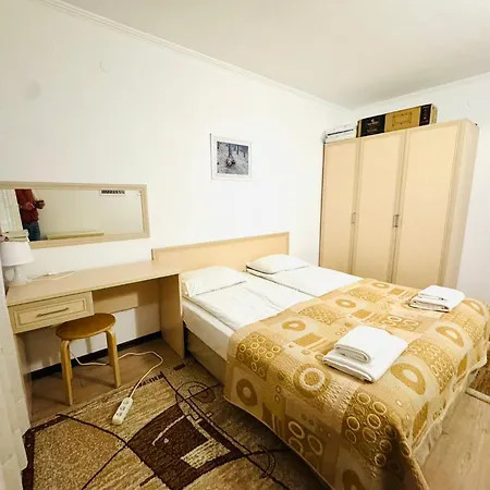 Stenata Huge To Door Appartement