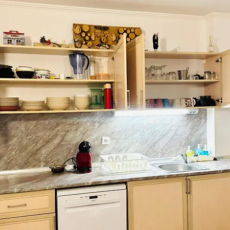 Appartement Stenata Huge To Door